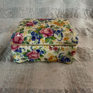 James Kent Floral Box, White, 4"x2"